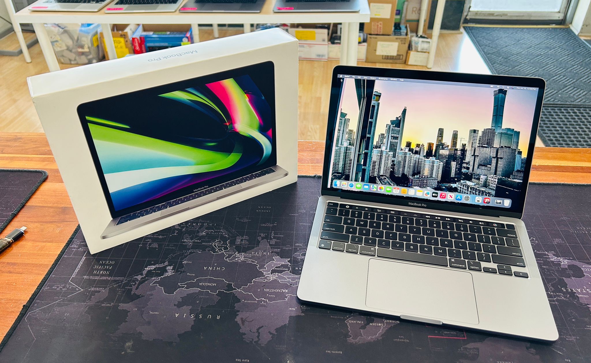 Apple MacBook Pro 13-inch M1 Chip 16GB RAM 1TB 94% Battery