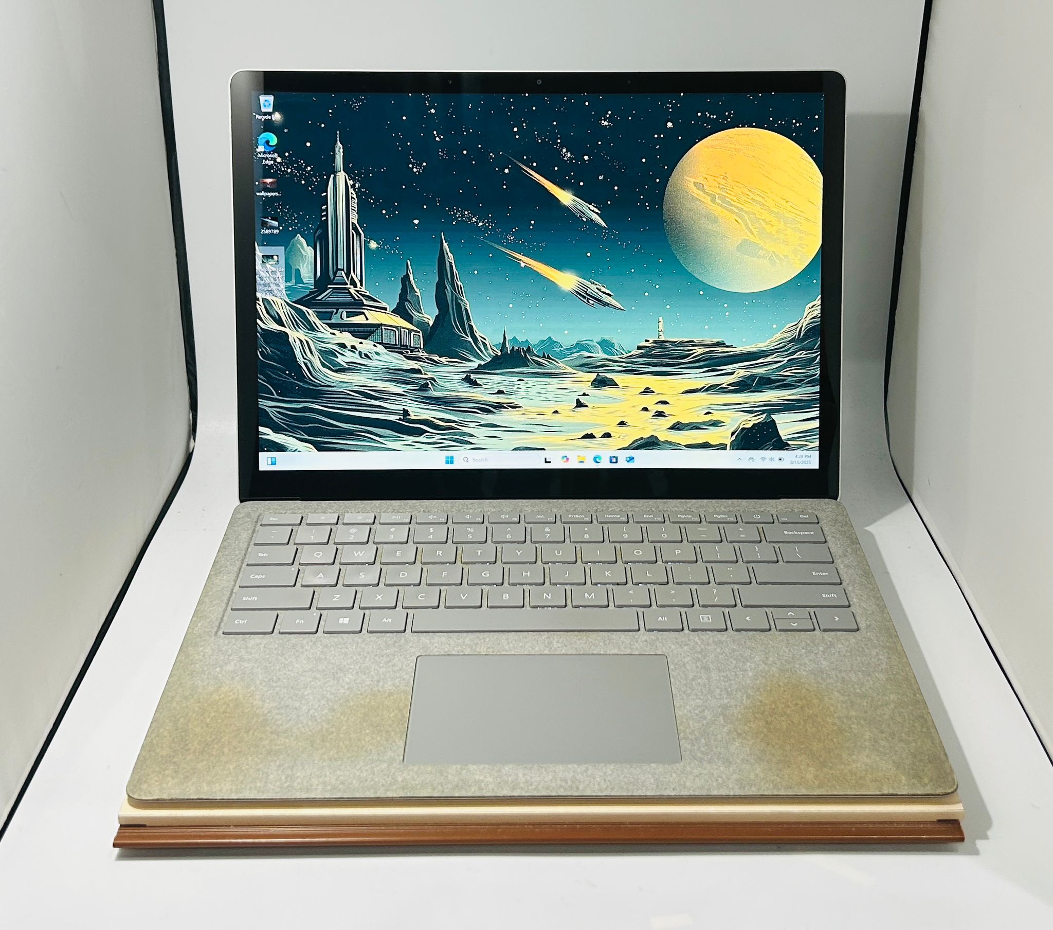 Microsoft Surface Laptop Core i5-7200u 4GB 120GB SSD Windows 11