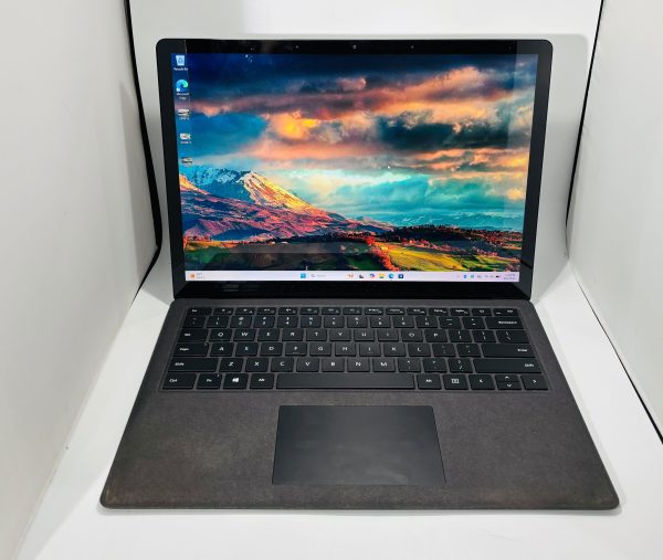 Microsoft Surface Laptop 2 Touchscreen Core i5-8250U 1.80Ghz 8GB