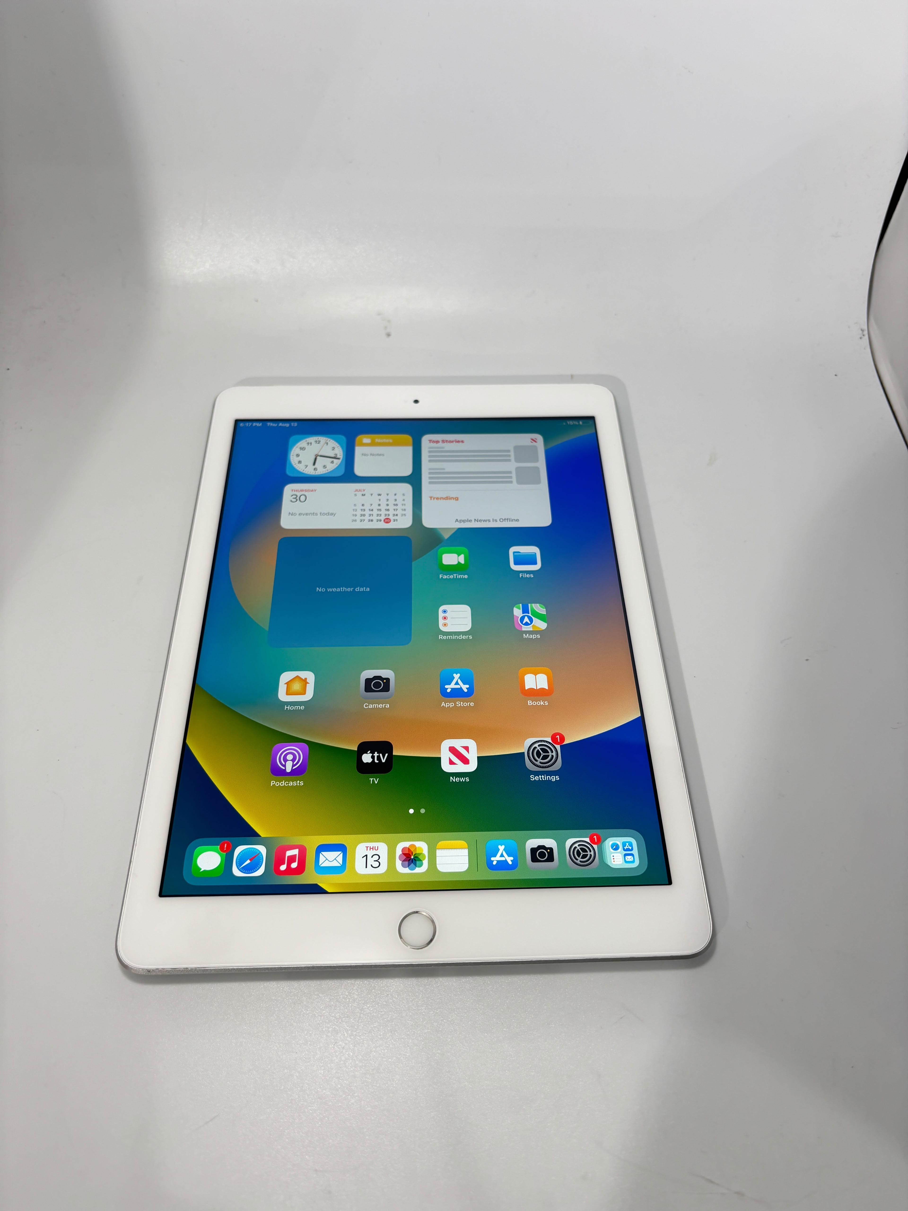 Apple Ipad 5 32GB Cellular Unlocked Fully Functional