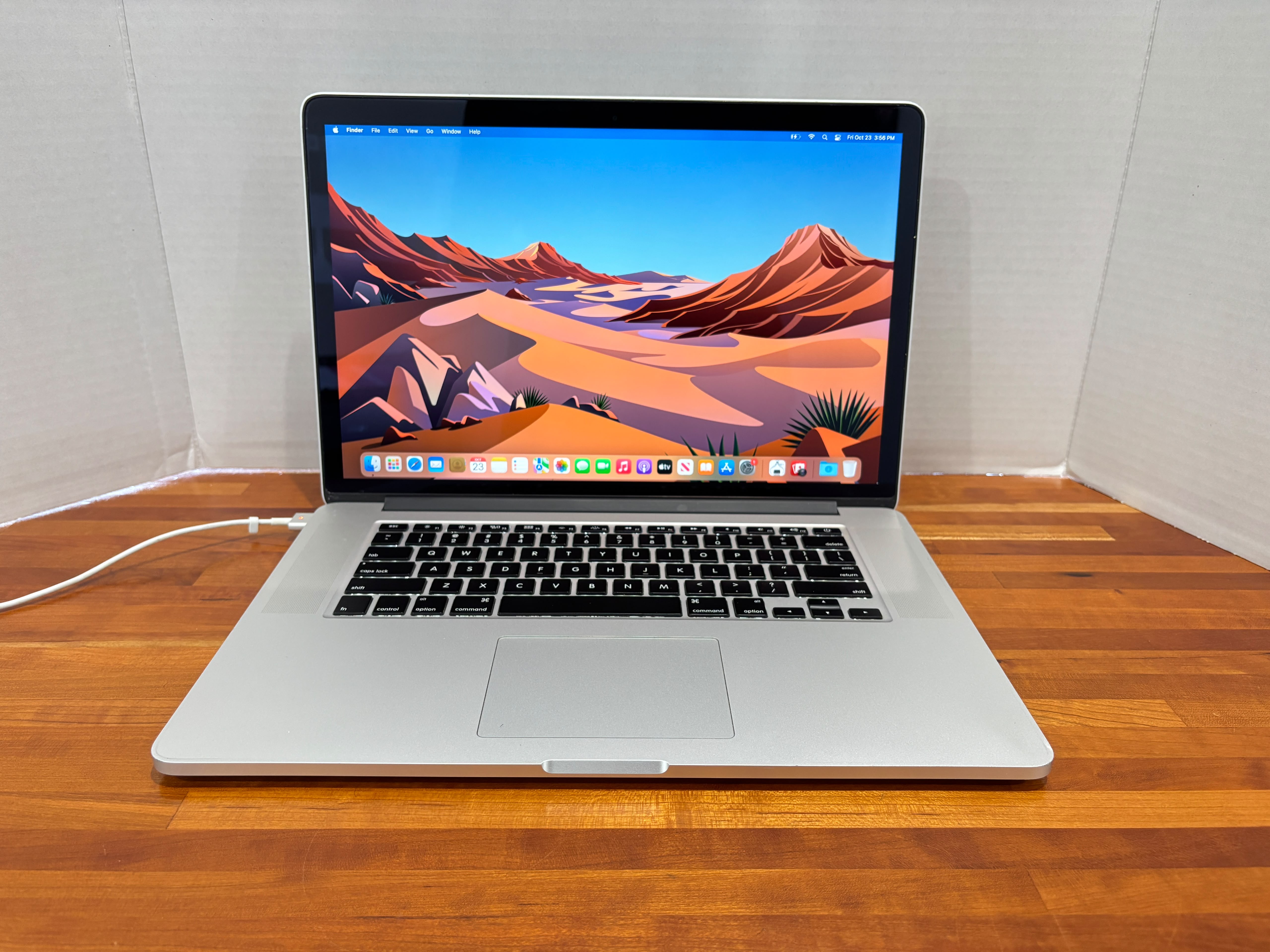 MacBook Pro 15” 2015 I7 16GB 500GB SSD OS Monterey